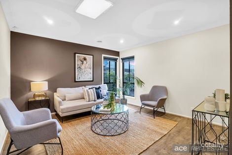 Property photo of 25 Ashbury Grove Hillside VIC 3037