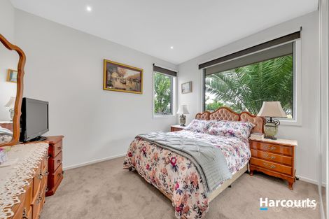 Property photo of 15 Kooyong Way Caroline Springs VIC 3023