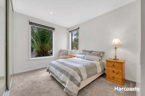 Property photo of 15 Kooyong Way Caroline Springs VIC 3023