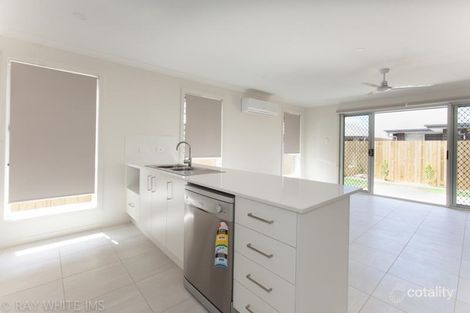 Property photo of 1/11 Snowden Crescent Willow Vale QLD 4209