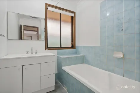 Property photo of 22 Mayfield Circuit Albion Park NSW 2527