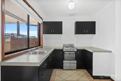 Property photo of 22 Mayfield Circuit Albion Park NSW 2527