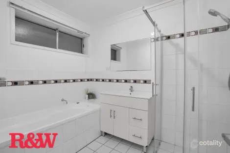 Property photo of 10 Macquarie Avenue Leumeah NSW 2560