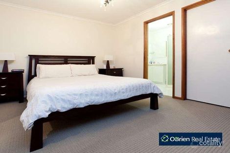 Property photo of 27 Insignia Crescent Berwick VIC 3806