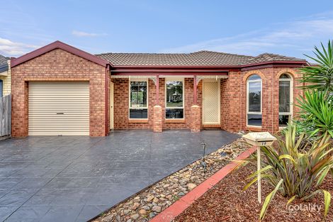 19 Kirwan Ave, Roxburgh Park, VIC 3064