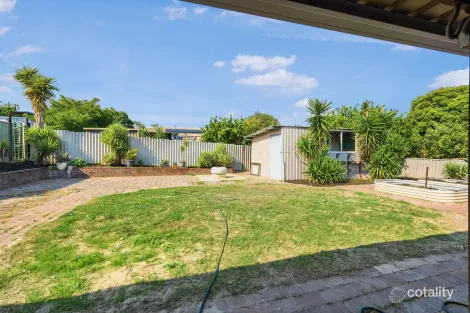 Property photo of 37 Abbott Way Swan View WA 6056