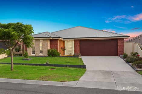 Property photo of 112 Blue Horizons Way Pakenham VIC 3810