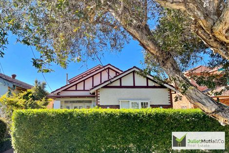 18 Balmoral Ave, Croydon Park, NSW 2133