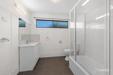 Property photo of 22 Whiting Street Beachmere QLD 4510