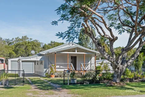 22 Whiting St, Beachmere, QLD 4510