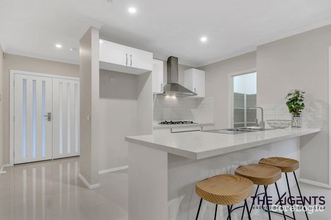 Property photo of 17 Bear Street Tarneit VIC 3029