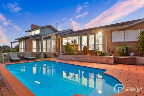 Property photo of 12 McKay Close Berwick VIC 3806