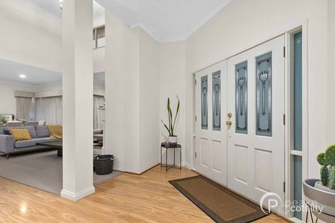 Property photo of 12 McKay Close Berwick VIC 3806