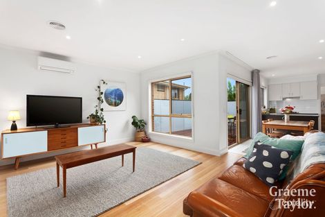 Property photo of 1/19 Montpellier Drive Highton VIC 3216