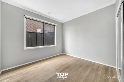 Property photo of 71 Karula Circuit Clyde VIC 3978