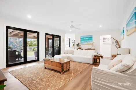 Property photo of 10 Meers Drive Black Head NSW 2430