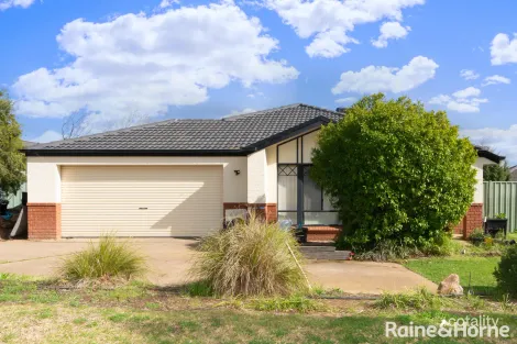 6 Teak Cl, Forest Hill, NSW 2651