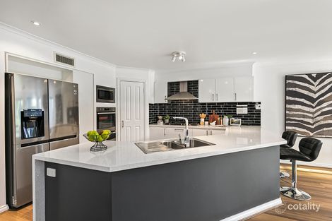Property photo of 10 Athens Place Oak Park VIC 3046