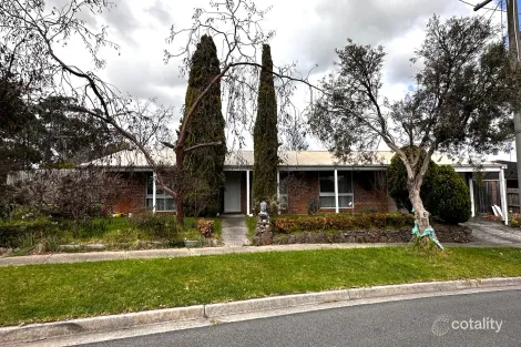 Property photo of 10 Pitman Court Hampton Park VIC 3976