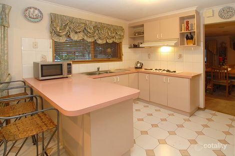 Property photo of 11 Thames Boulevard Werribee VIC 3030