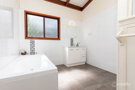 Property photo of 2381 Round Hill Road Round Hill QLD 4677