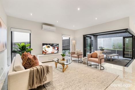 Property photo of 4 Stables Circuit Doncaster VIC 3108