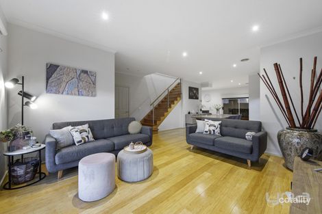 Property photo of 31 Broadway Caroline Springs VIC 3023