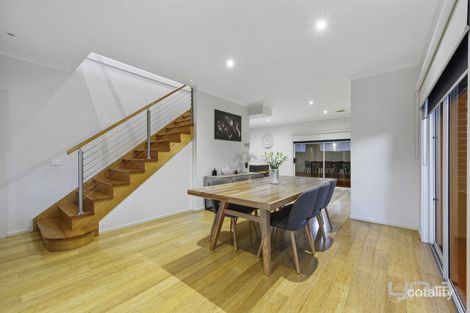 Property photo of 31 Broadway Caroline Springs VIC 3023