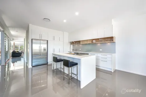 Property photo of 1/24 Drake Avenue Paradise Point QLD 4216
