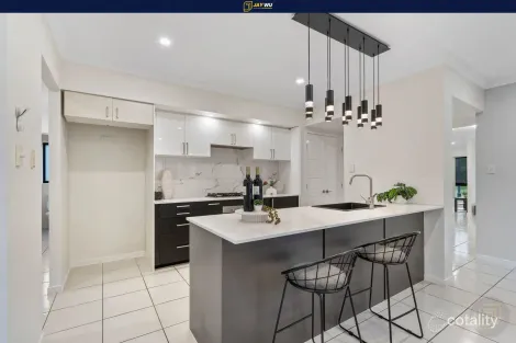 Property photo of 34 Rush Drive Augustine Heights QLD 4300