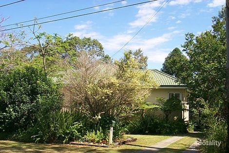 27 Burns Pde, Chapel Hill, QLD 4069