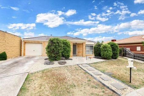 Property photo of 5 Ansett Court Roxburgh Park VIC 3064