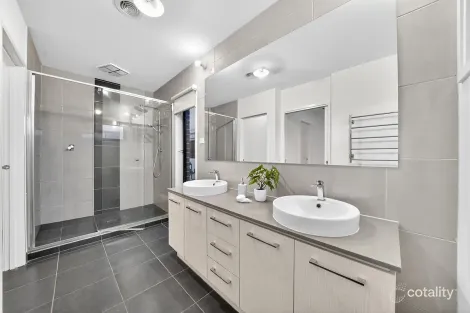 Property photo of 6 Topper Street Werribee VIC 3030