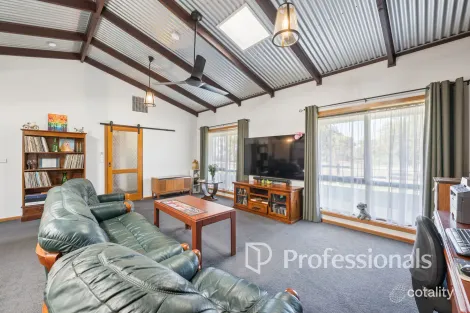 Property photo of 1 Forbes Drive Merbein VIC 3505