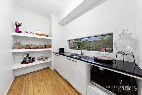 Property photo of 16 Stead Circuit Burnside VIC 3023