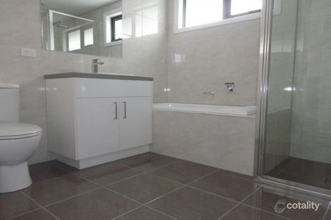Property photo of 2/22 Tunaley Parade Reservoir VIC 3073