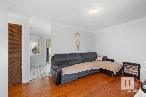 Property photo of 4 Resthaven Avenue Charmhaven NSW 2263