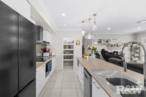 Property photo of 2 Poppy Place The Gap QLD 4061