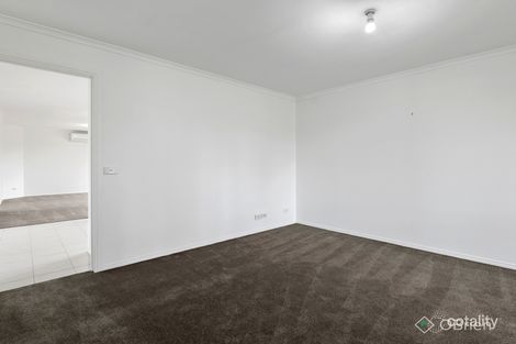 Property photo of 17 Sir Thomas Drive Pakenham VIC 3810