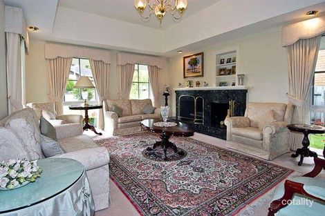 Property photo of 18 Candlebark Close Diamond Creek VIC 3089