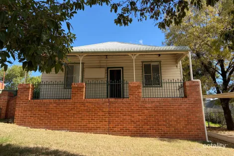 1/3 Denne St, West Tamworth, NSW 2340