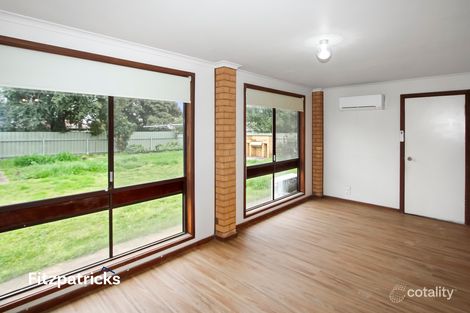 Property photo of 21 Undurra Drive Glenfield Park NSW 2650