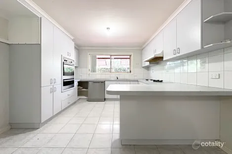 Property photo of 88 Yarcombe Crescent Craigieburn VIC 3064