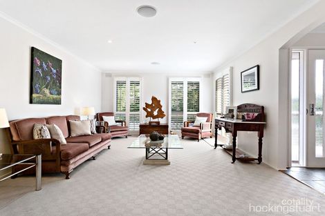 Property photo of 2 Glover Close Mooroolbark VIC 3138