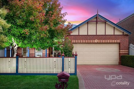 7 Wendouree Pde, Caroline Springs, VIC 3023
