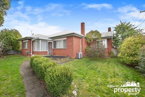 2 Alexander Ave, Wendouree, VIC 3355