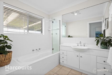 Property photo of 14 Iluka Crescent Kiama Downs NSW 2533