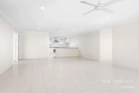 Property photo of 7 Edgewater Close Glenfield WA 6532
