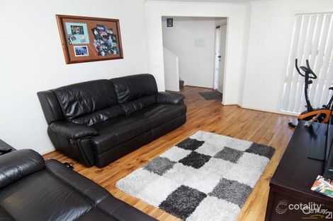 Property photo of 4/36 Manatoka Crescent Hampton Park VIC 3976