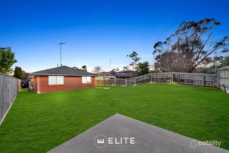 Property photo of 32 Osborn Grove Pakenham VIC 3810